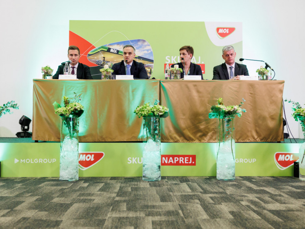 Madžarski Mol sklenil prevzem OMV Slovenija