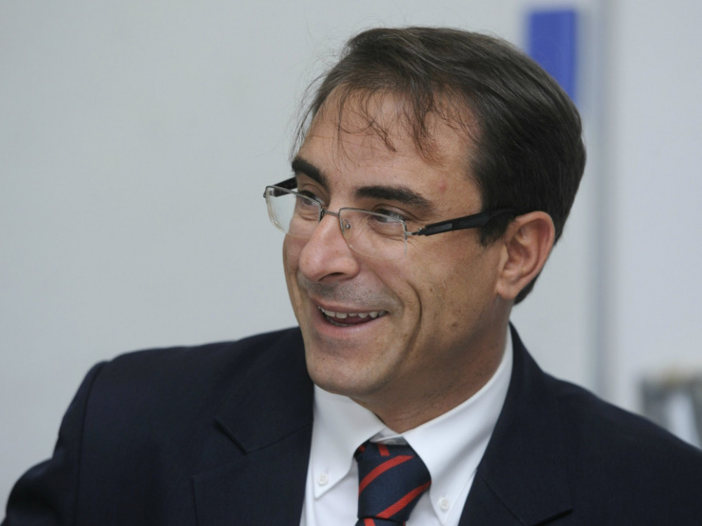 Mertelj zaradi visokih stroškov kotacije umika Datalab z borze