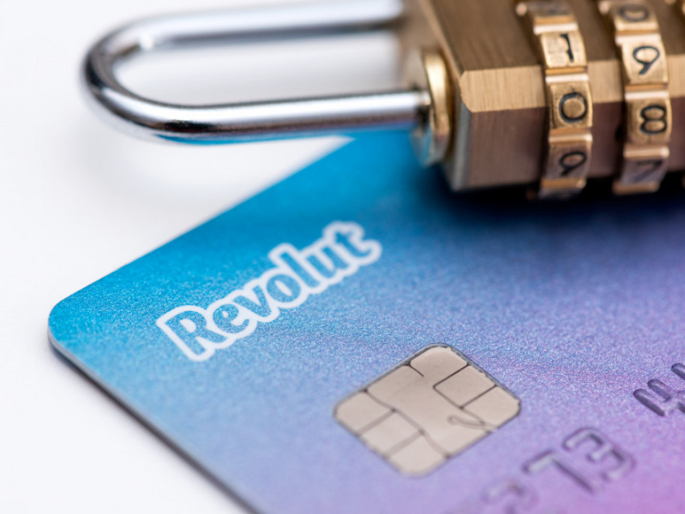 Revolut na Otoku ukinja trgovanje s kriptovalutami