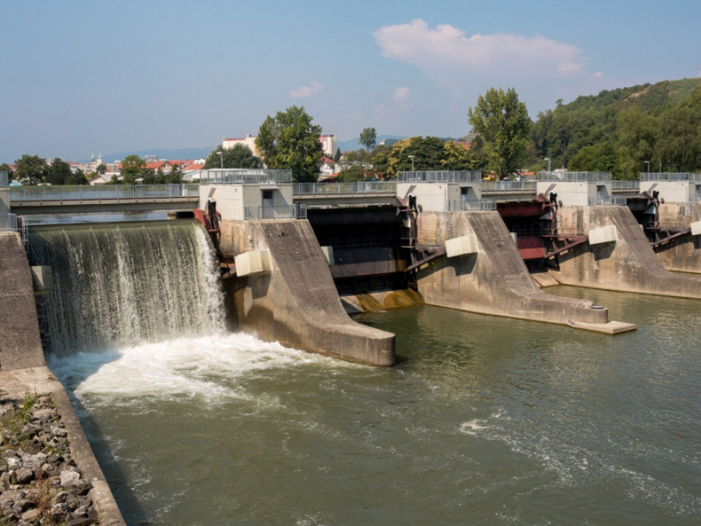 Moker avgust voda na mlin slovenskim hidroelektrarnam