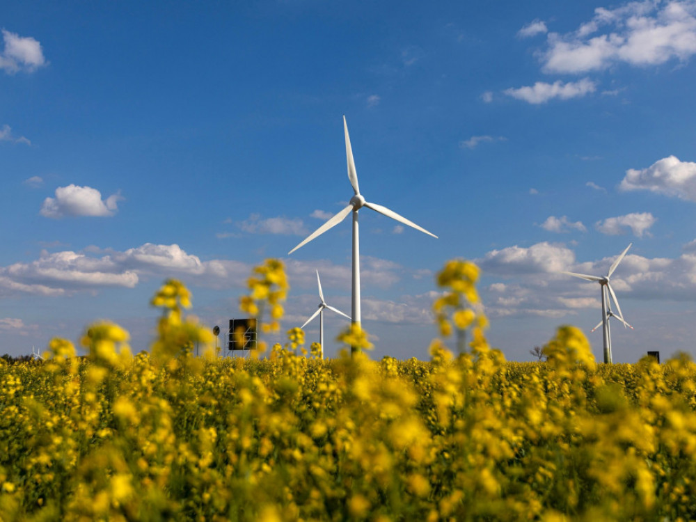 Indeks dol, delnica gor: Zakaj vlagatelji zaupajo v družbo Engie?