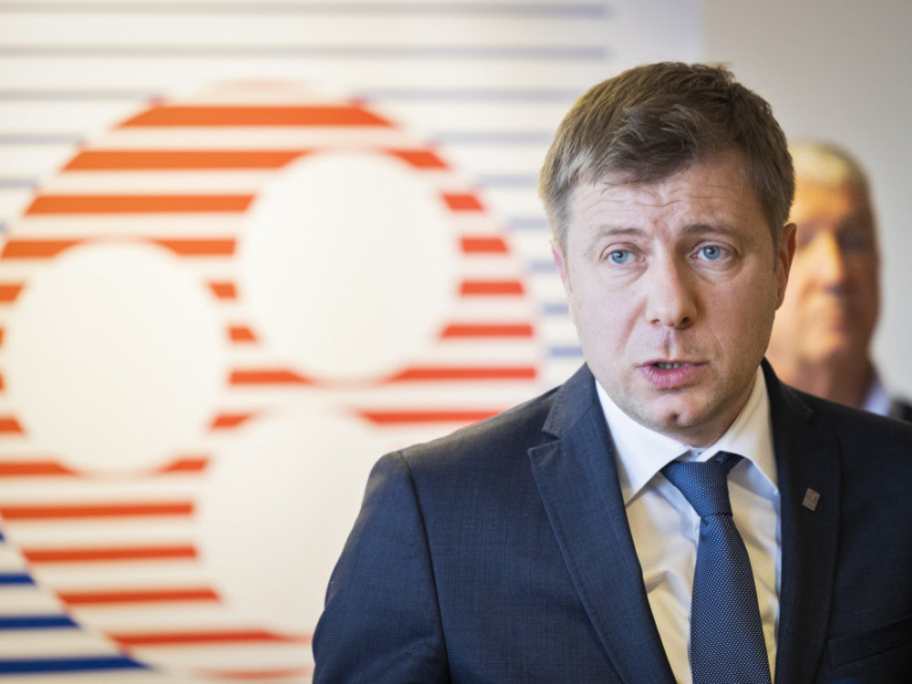Bodo delodajalska združenja izstopila iz ESS?