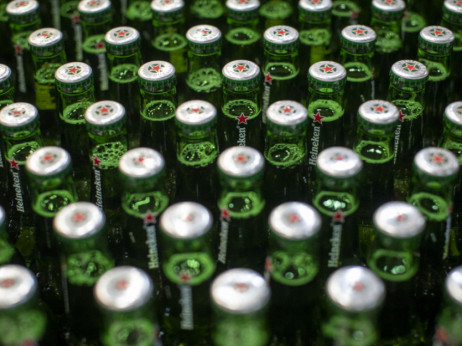 Višje cene udarile po dobičku Heinekena; delnice izgubile šest odstotkov