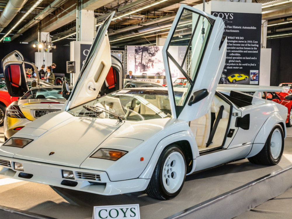 Sloviti lamborghini iz filma Volk z Wallstreeta gre na dražbo