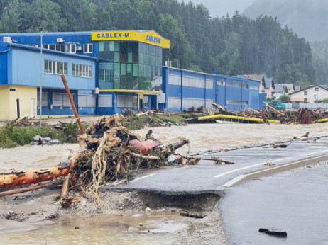 Posledice poplav: Škode v podjetjih po oceni GZS blizu 400 milijonov evrov