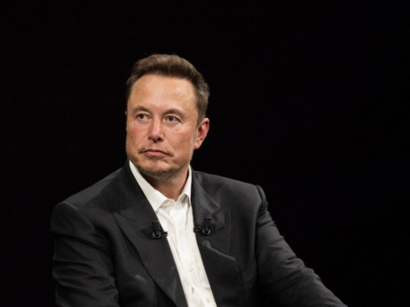 Musk si je pri SpaceX izposodil milijardo dolarjev, ko je prevzemal X