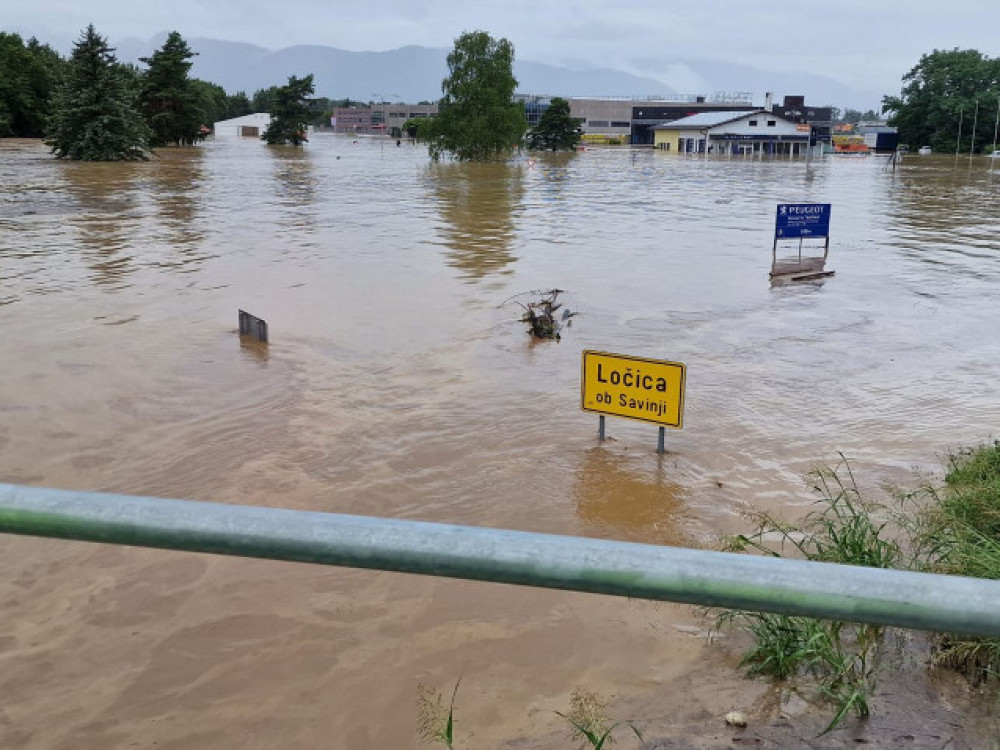 Kako pomagati prizadetim v poplavah, da bo to oproščeno plačila dohodnine?