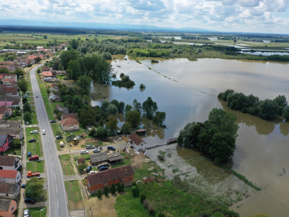 Gradnja na poplavnih območjih: 'Najprej bi se morale pritisku upreti občine'