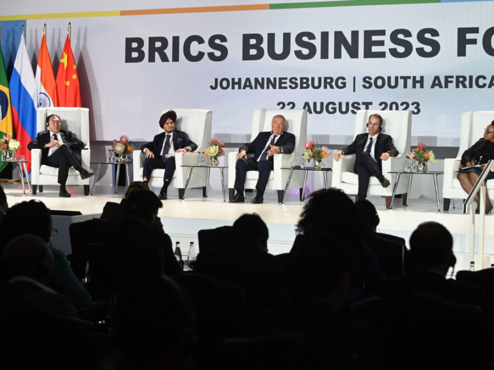 Finančni trgi Bricsa: Kljub političnim tveganjem priložnost za rast?