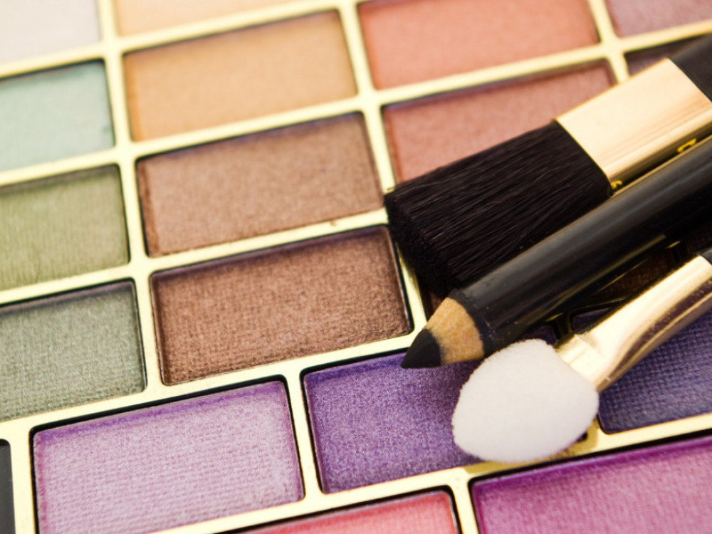 Zakaj je dobro vedeti, katere barve nam pristajajo?