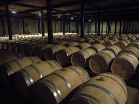 Težave francoskih vinarjev: Vlada za uničenje vina 200 milijonov evrov