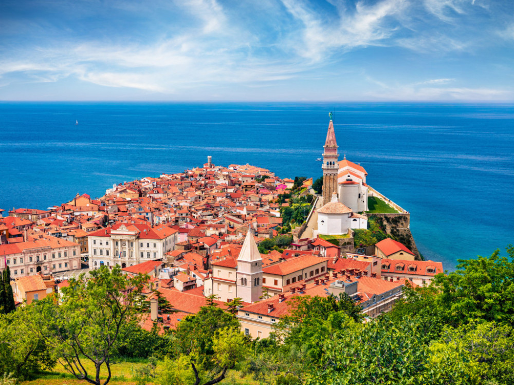 Cene rabljenih hiš letos višje za desetino, a promet se ohlaja