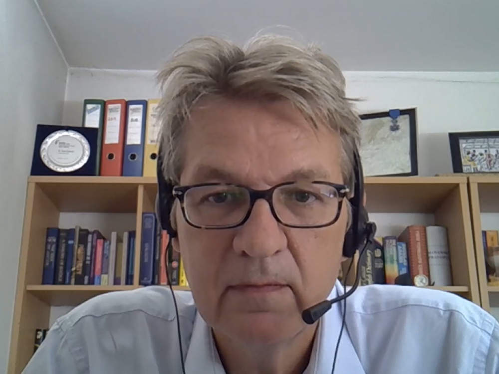 Janez Šuštaršič, ekonomist: Ukrepi vlade kot fiktivni spopad z zlobneži