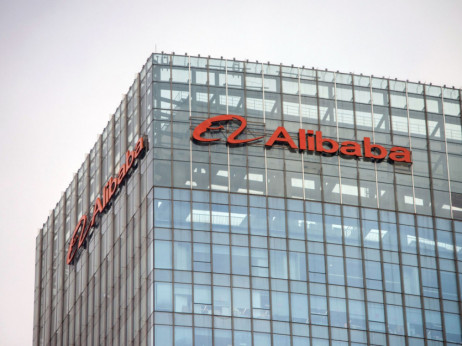 Alibaba kupila za 12,5 milijarde dolarjev svojih delnic