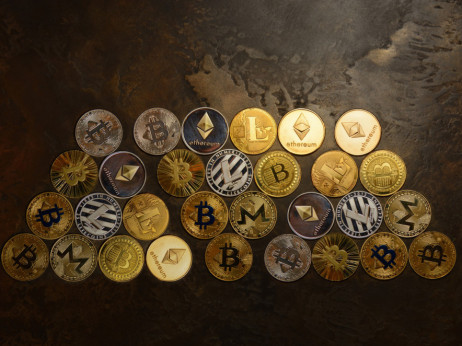 Za bitcoin je treba odšteti skoraj 35 tisoč dolarjev