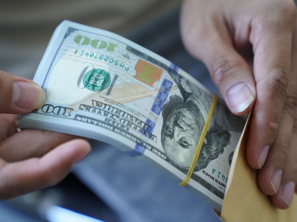 Dolar na najvišji ravni letos ob rasti donosnosti obveznic