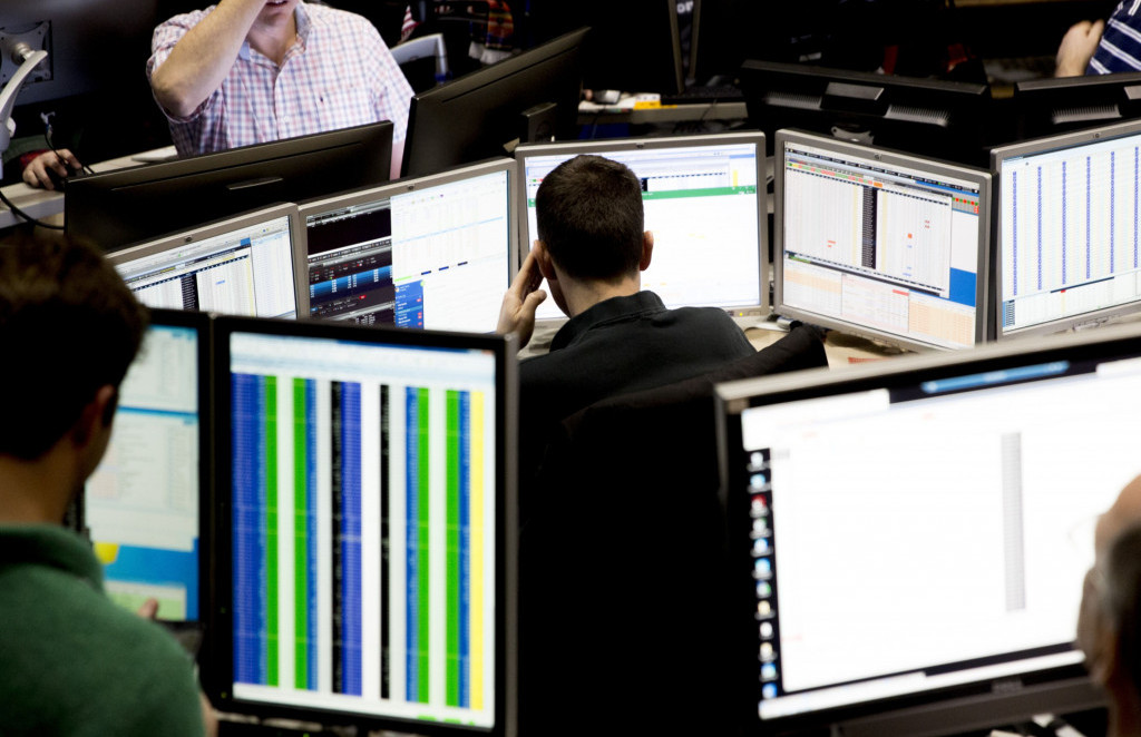 Zgodbe tedna: Nov krog zadolževanja, eksplozija kripto ETF, borzne izbire Slovencev