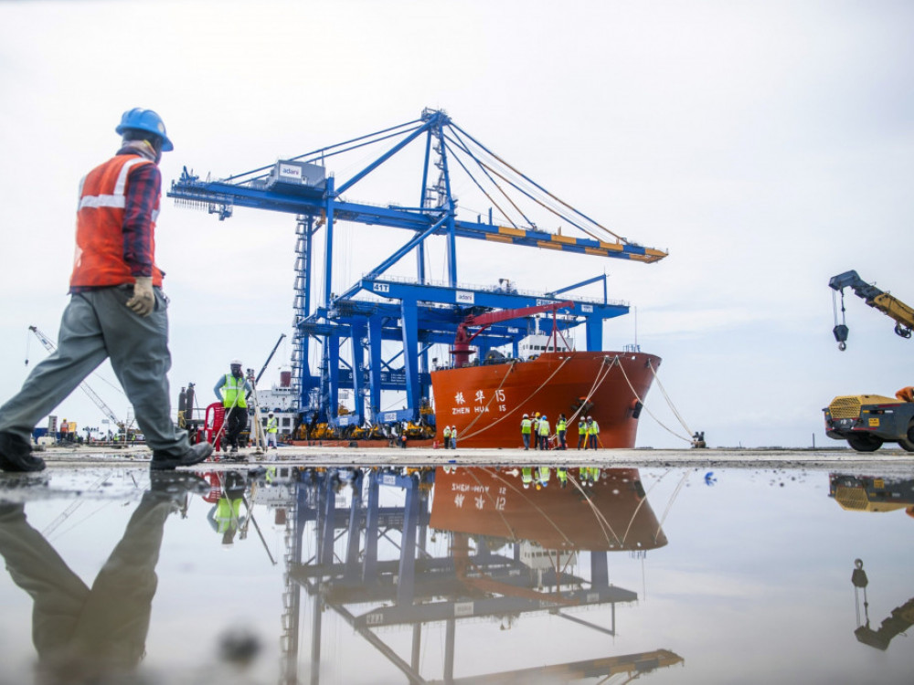 Presenetljivo zmanjšanje uvoza na Kitajskem povzroča skrbi