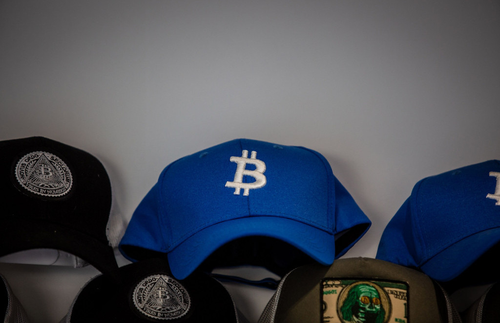 Bitcoin znova proti 30 tisoč dolarjem, kaj je v ozadju rasti?