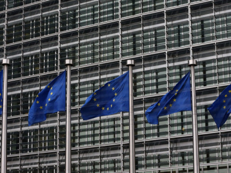Eurostat v tretje poslabšal oceno gospodarske rasti EU ob koncu leta