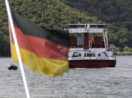 Nemčija le počasi od krčenja gospodarstva do zmerne rasti