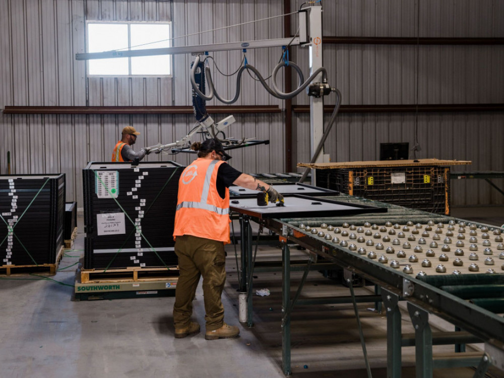 Top 5 novic za začetek dneva: Kriza evropske industrije solarnih panelov