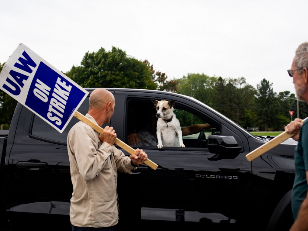 Top 5 novic za začetek dneva: Triumf monetarnih jastrebov?