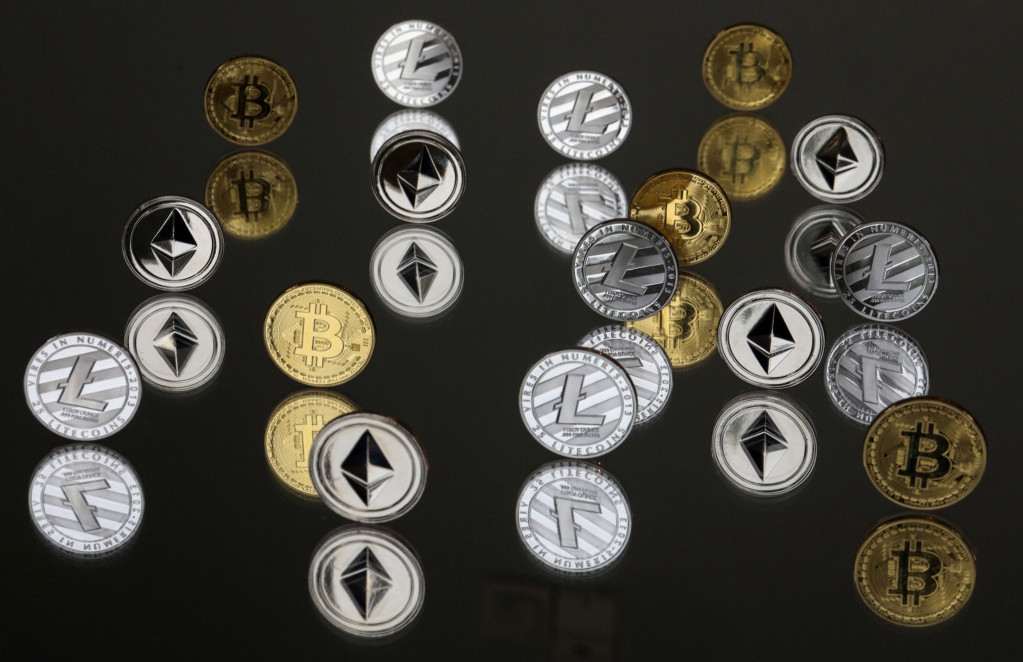 Slovenija del OECD pobude za krepitev regluative kriptotrgov