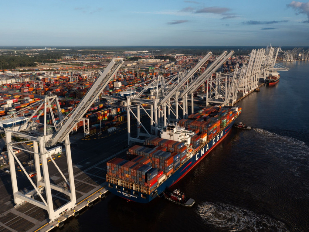 Slovenija okrepila izvoz; menjava z državami EU upadla