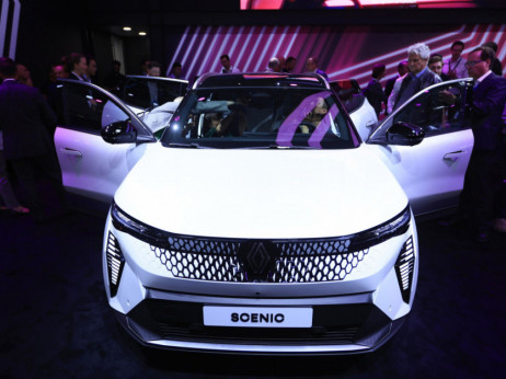 Renault v prvem četrtletju z višjimi prihodki in več prodanimi vozili
