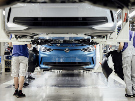 Volkswagen za tri tedne zaustavlja tovarno električnih avtomobilov