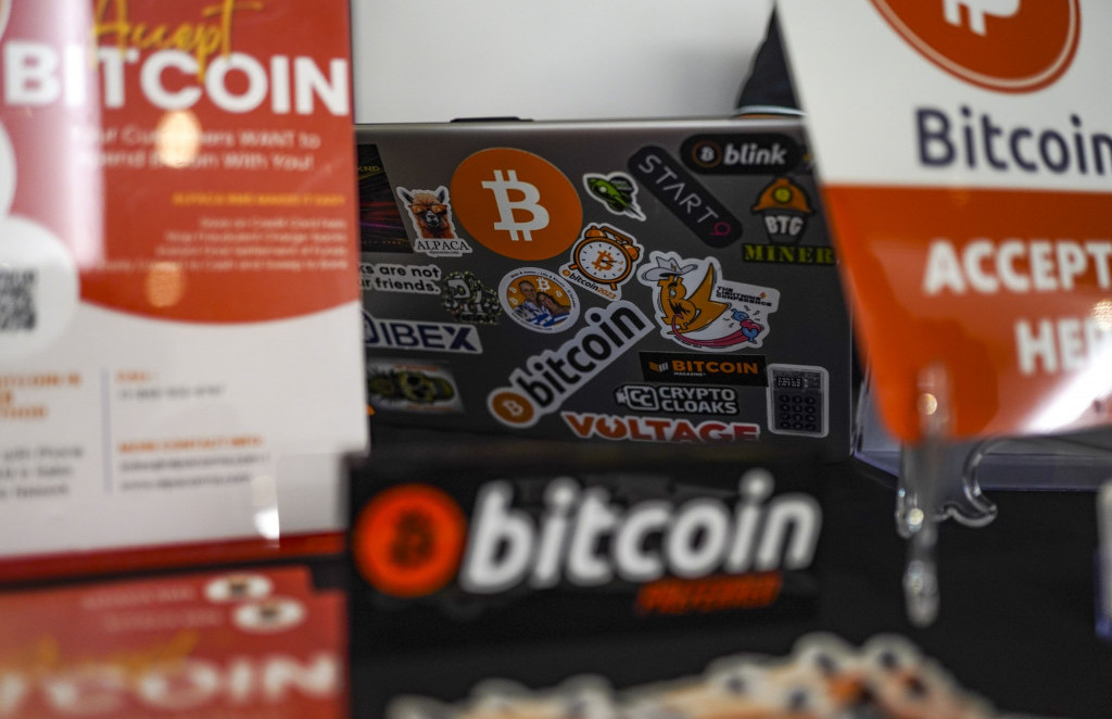 Bik ceno bitcoina pognal do 38 tisoč dolarjev