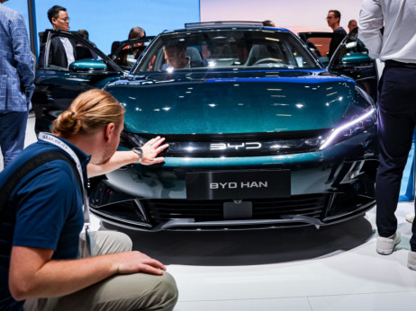 Prodaja avtomobilov v Evropi oktobra na krilih priključnih hibridov