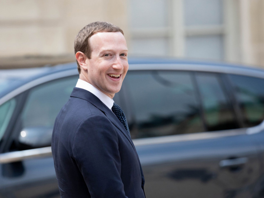 Želite, da Mark Zuckerberg vohlja po vaši omari?