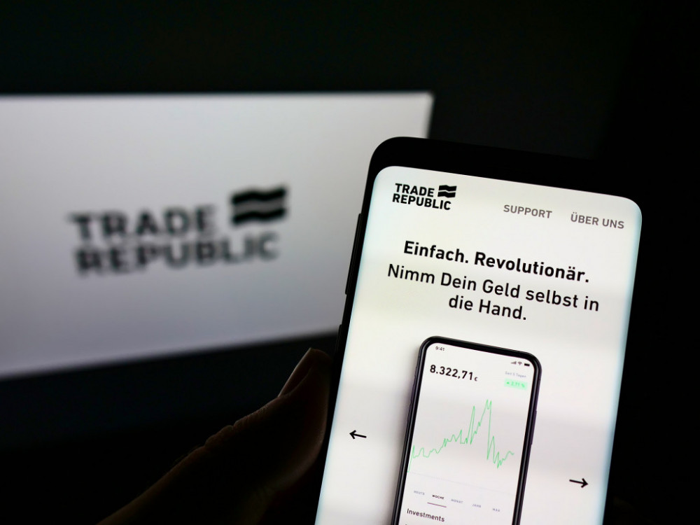 Furs po posvetu z ministrstvom: Ni jasno, ali je račun pri Trade Republic transakcijski