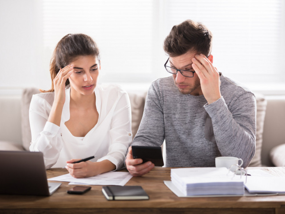 Davke je po novem mogoče plačati tudi s Flikom