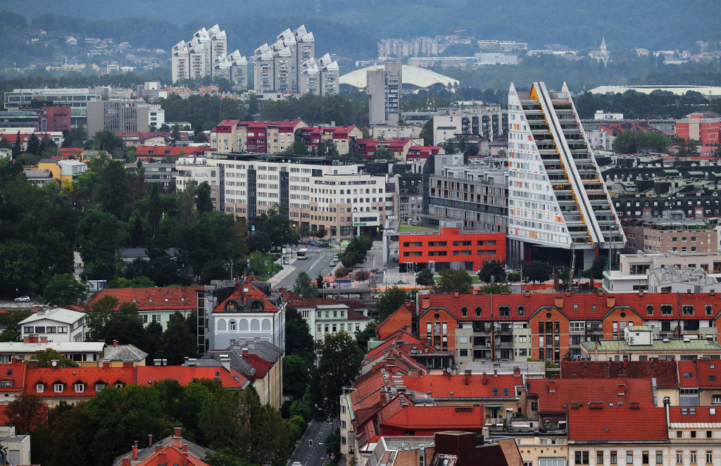 Prodajalci precenjujejo vrednost nepremičnin ali pa s previsokimi cenami le testirajo trg