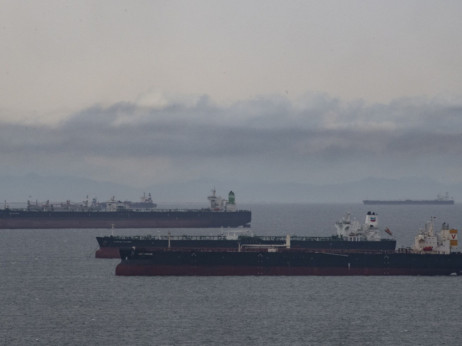 Nov napad na ladjo MSC v Rdečem morju viša cene nafte