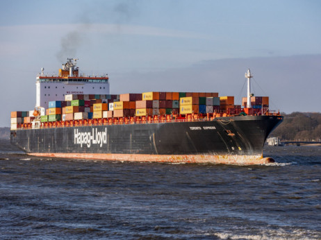 Kriza ladijskega prometa v Rdečem morju dviguje stroške prevoza in cene nafte