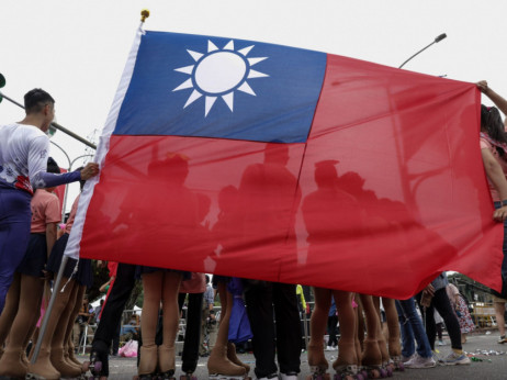 Kitajsko napenjanje mišic Tajvan potiska na tuje trge, tudi slovenskega