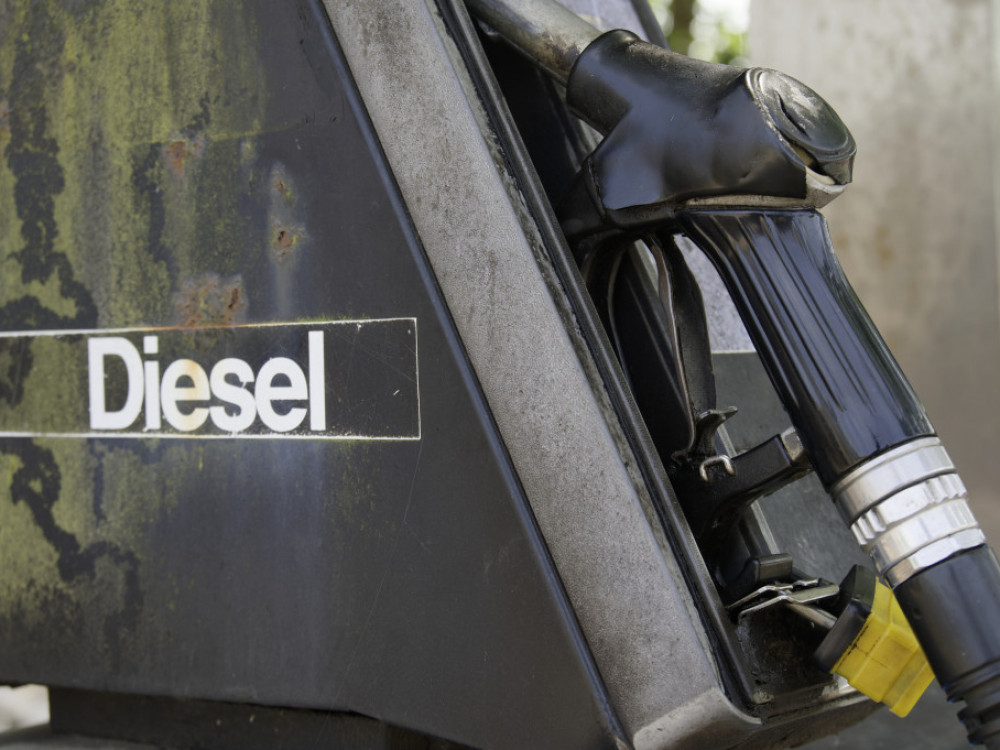 Cena dizla zaradi težav z dobavami raste