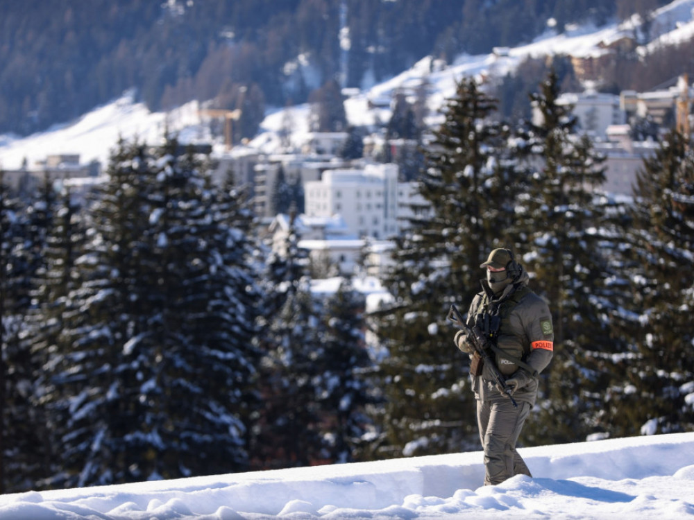 Top 5 novic za začetek dneva: Vročina v zimski idili