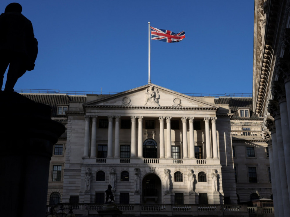 Nižja inflacija na Otoku kot iztočnica za rezanje državnih izdatkov