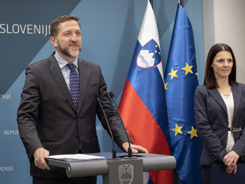 Spremljamo: Začetek prodaje ljudskih obveznic