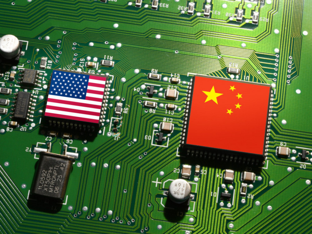ZDA stopnjujejo pritisk na podjetja v boju s kitajsko umetno inteligenco