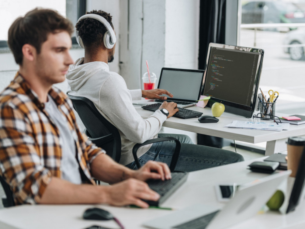 Zaposlovanje tujcev, vitka delniška družba … neuresničene obljube podjetnikom