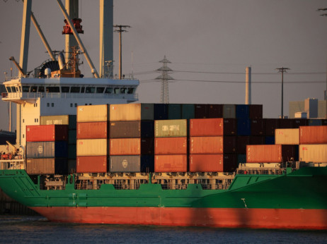 Padec marčevskega izvoza, uvoz pa s 6,7 odstotka še nižji