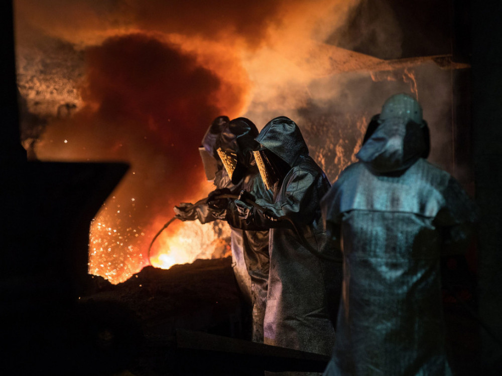 Industrijska proizvodnja decembra zdrsnila za dobrih 10 odstotkov