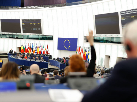 TOP 5 novic za začetek dneva: Kdo bo šel v evropski parlament?