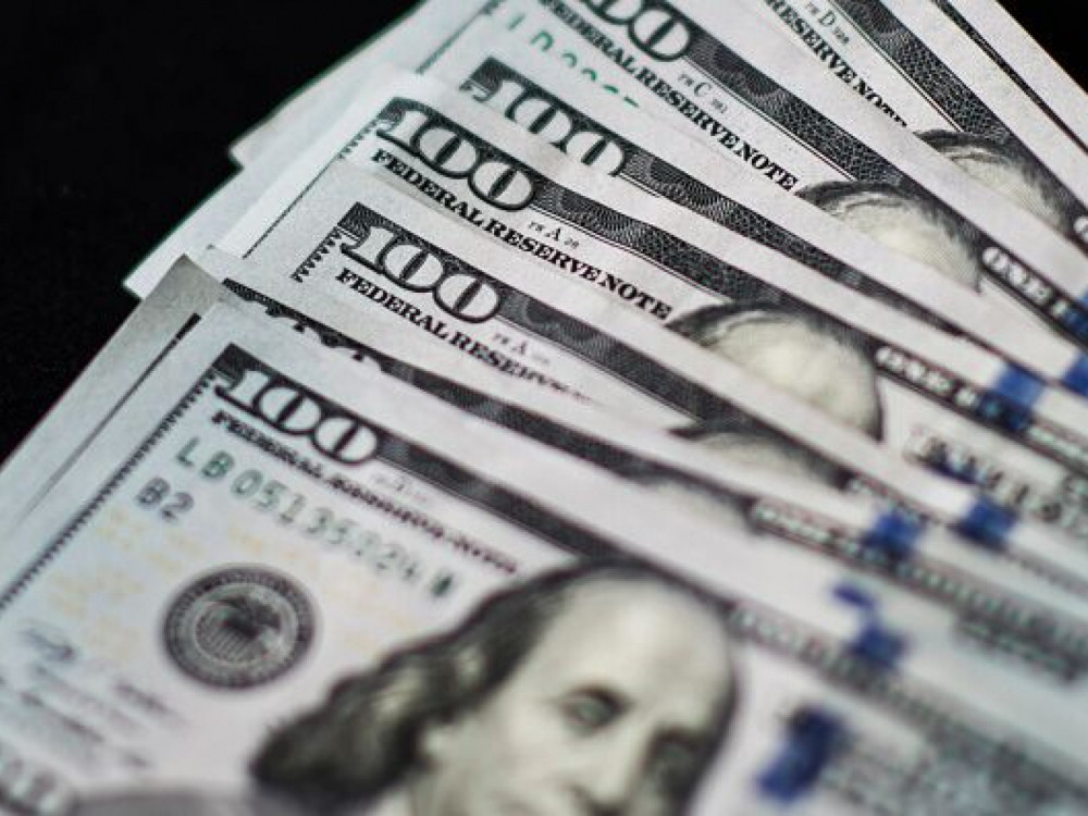 Dolar bo še šibel. Katere valute bodo dobitniki?